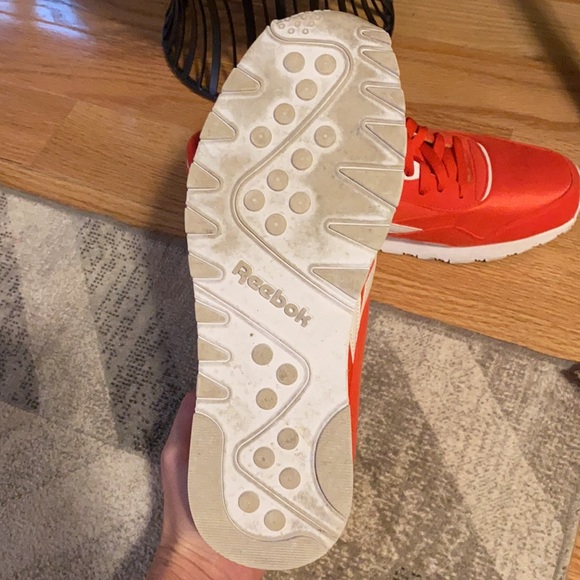 Ladies Reebok Classic (Red) - Picture 3 of 6